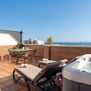 stunning-penthouse-in-the-centre-of-nerja.hotelsinnerja.org/